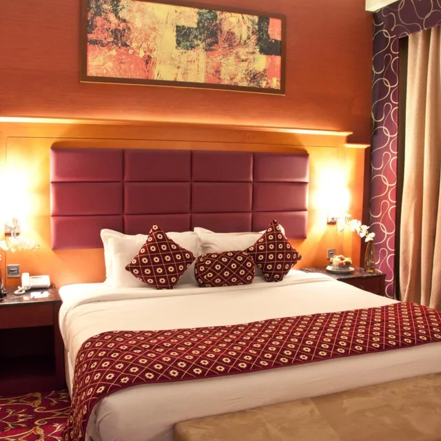 Standard, Single, King Bed, Ramee Rose Hotel 3/7