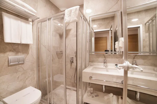 غرفة ثلاثية بسريرين، Erboy Hotel Istanbul 7/8