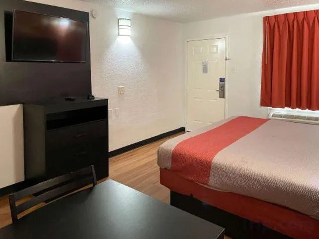 2 Full Beds - Non-Smoking, Micfridge، Studio6 Houston, TX - Brookhollow 6/9