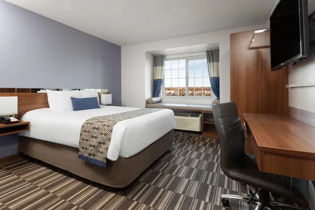 غرفة بسرير كوين لذوي الإعاقة، Microtel Inn & Suites By Wyndham Sault Ste. Marie 3/10