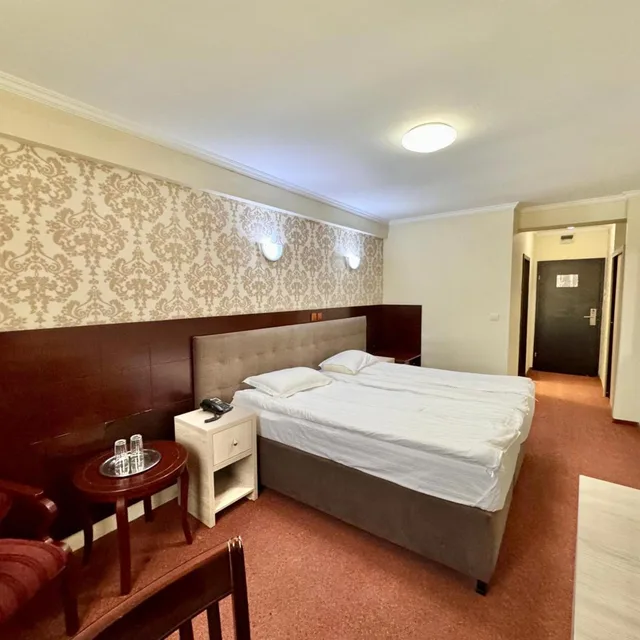 Standard, Double Bed, Hotel Helin Aeroport 6/9