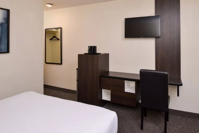 غرفة قياسية بسرير كوين، Steam Plant Hotel 2/4