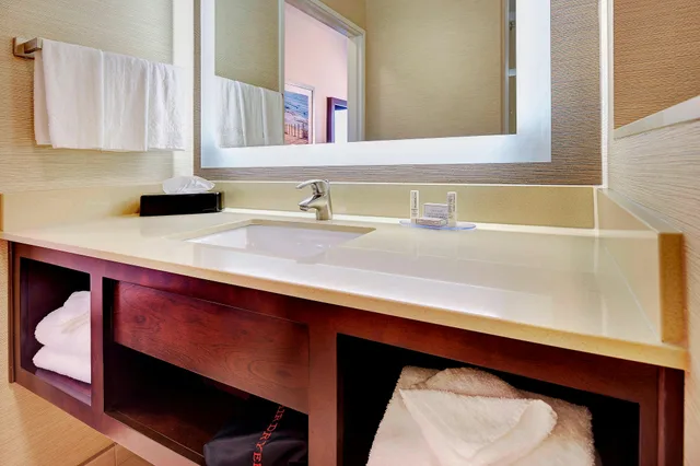 غرفة بسرير كينج، Fairfield Inn & Suites San Diego Carlsbad 5/5