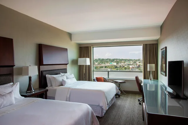 غرفة بريميوم بسريرين كوين لذوي الإعاقة، The Westin Wilmington 1/2