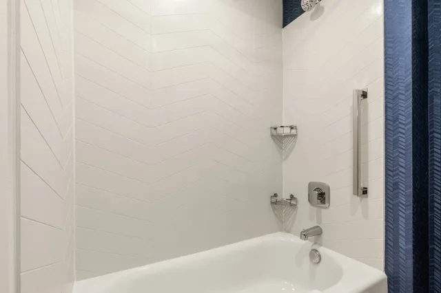 Room, 2 Queen Beds, Fairfield Inn & Suites by Marriott Seattle Downtown/Seattle Center 4/6