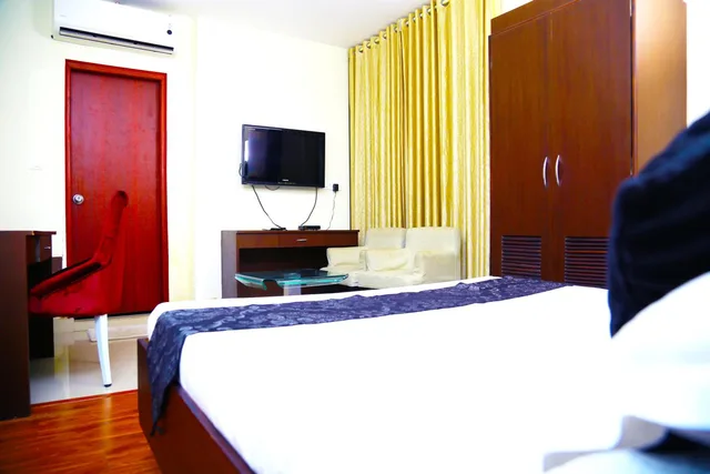 غرفة بسرير كوين، GREEN PARK RESIDENCY 5/6