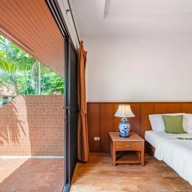 Superior, King Bed, Sailom Resort Bangsaphan 7/10