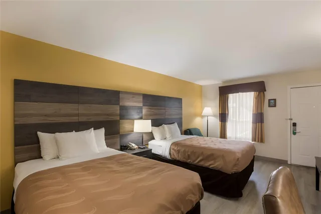 جناح بسريرين مزدوجين لذوي الإعاقة، Quality Inn & Suites Greensboro near Lake Oconee 1/6