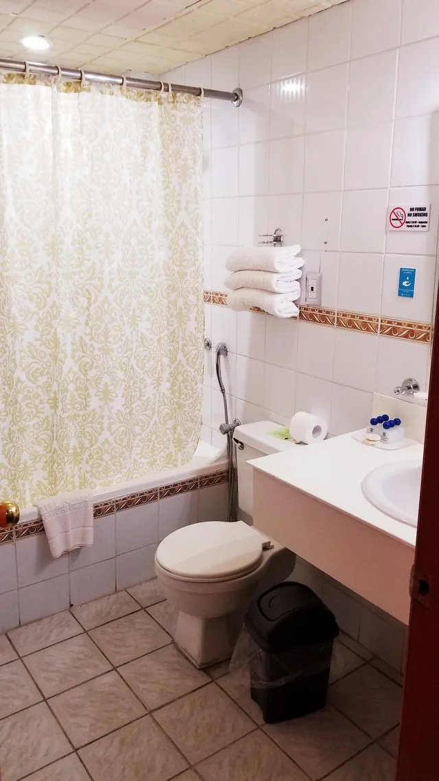 غرفة تنفيذية بسريرين منفصلين، Ramada Hotel Guayaquil 6/6