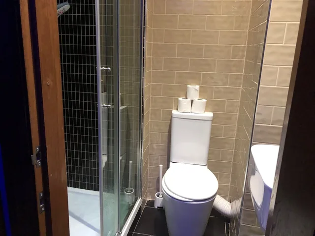 غرفة رباعية بسريرين مزدوجين بحمام مشترك، Crystal Lodge Hotel 3/3