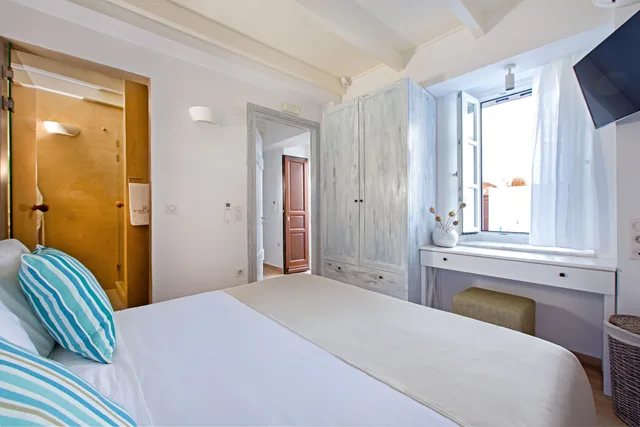 فيلا بسريرين كينج وسريرين كوين بغرفتي نوم مع أريكة بحوض جاكوزي، Lindos Allure Villa 1/7