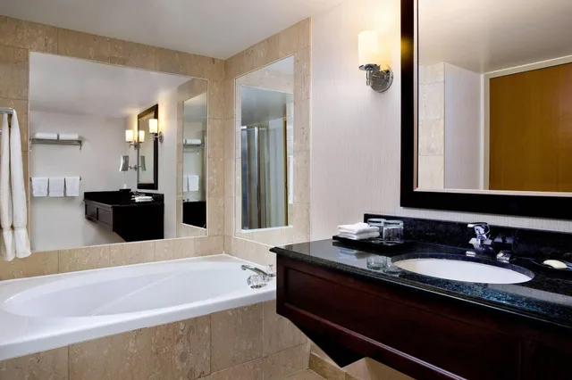 Premium, King Bed, Sheraton Fallsview Hotel 3/3