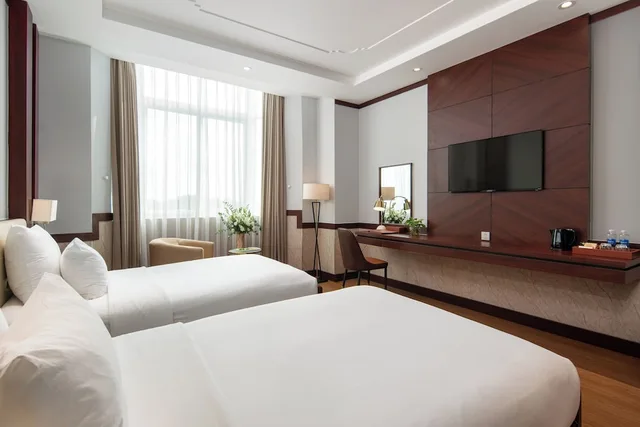 Superior, Twin Beds, City View, Van Phat Riverside Hotel 2/10