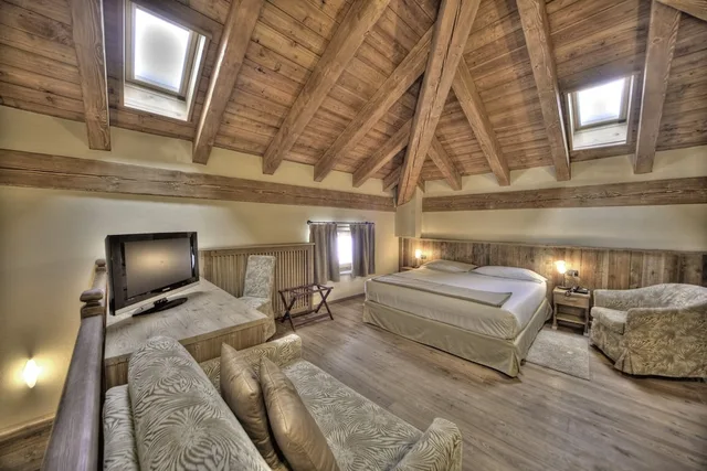 Suite, Double Bed, Two Story, Sofa, Le Miramonti Hotel And Wellness 2/3