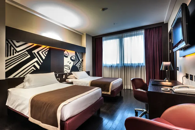 غرفة كلاسيكية بسريرين منفصلين لذوي الإعاقة، Crowne Plaza Milan City 5/8