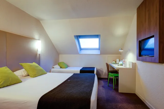 غرفة قياسية بثلاثة أسرّة، Hotel Campanile Geneve - Aeroport/Palexpo 2/7