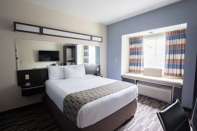 غرفة قياسية بسرير كوين لذوي الإعاقة، Microtel Inn & Suites By Wyndham Waynesburg 4/10