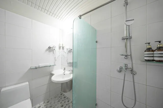 غرفة سوبيريور بسريرين منفصلين، Olympic Hotel 9/9