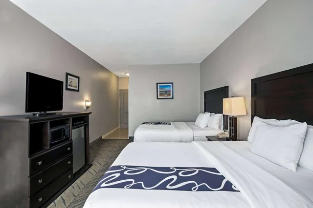 غرفة بسريرين كوين، La Quinta Inn & Suites by Wyndham-Brookshire-West Katy 1/4