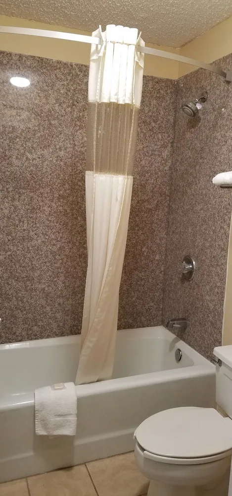 جناح استوديو بسريرين مزدوجين، Days Inn by Wyndham Lafayette Near Lafayette Airport 6/8