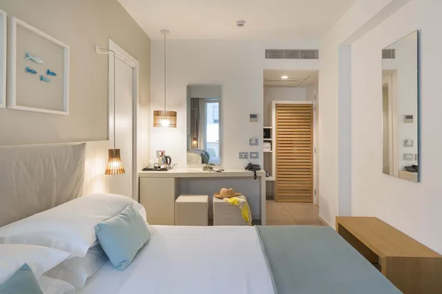Superior, Triple, Lateral Side Sea View, Albatros Beach Hotel 1/4