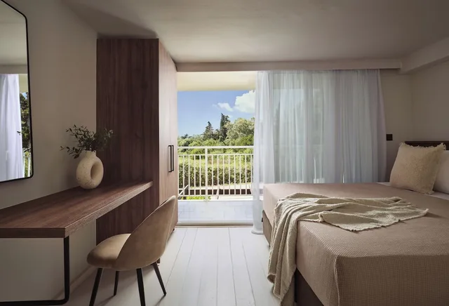 2 Bedrooms, Maisonette, Queen Bed, Garden View, Sofa، Gerakas Belvedere Hotel & Spa 3/9