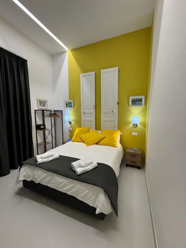 غرفة كومفورت بسرير كينج بإطلالة على المدينة بشرفة، Poerio Station Rooms & Apartment 2/10