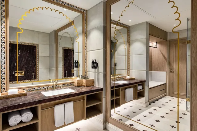Heritage, Palace, King Bed, Hill View، Wyndham Grand Udaipur Fateh Sagar Lake 8/8