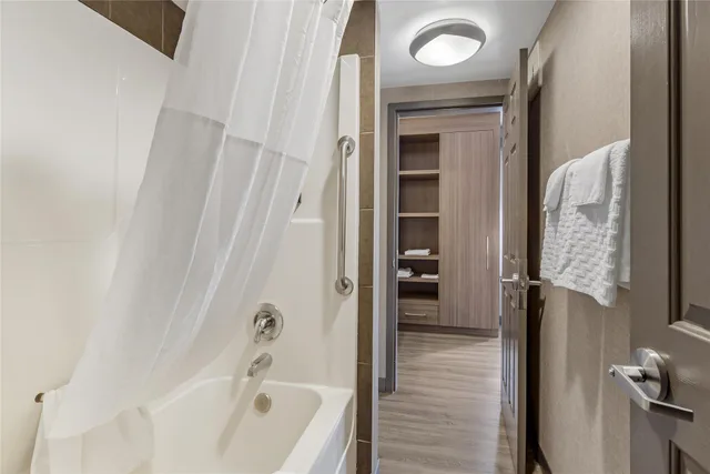 جناح بسرير بطابقين وسريرين كوين بمطبخ صغير، Best Western Plus West Edmonton 7/7