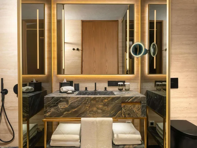 غرفة بريميوم بسرير كينج مع أريكة، Rixos Tersane Istanbul 4/4