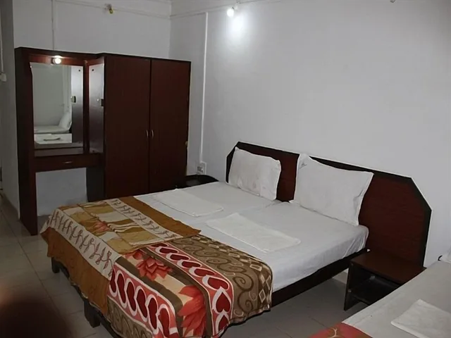 غرفة قياسية ثلاثية بثلاثة أسرّة، Poonam Village Resort 3/5