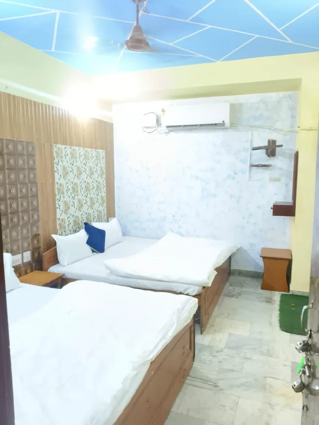 Family, 2 Double Beds, with Fan، Hotel Ganga Kripa 1/2