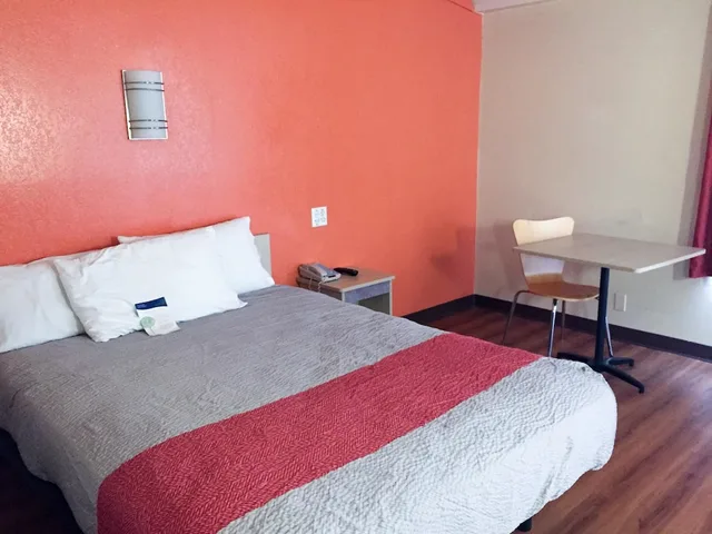 غرفة قياسية بسرير كوين، Motel6 Warwick, RI - Providence Airport - I-95 1/3