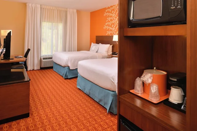 غرفة بسريرين كوين لذوي الإعاقة، Fairfield Inn Suites Calhoun 3/4