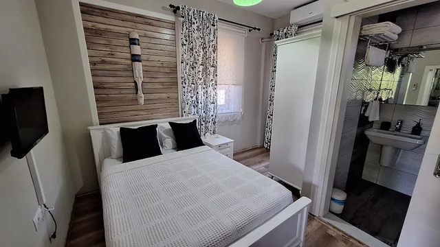 Standard, Quadruple, Queen and Twin Beds, Garden View, Karina Vineyard House 2/10