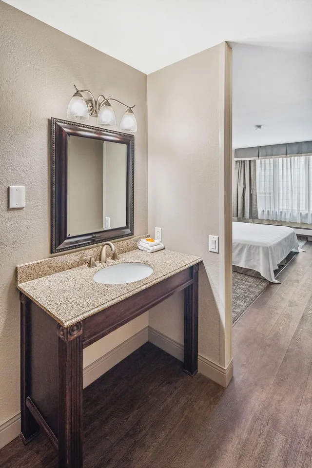 غرفة ديلوكس مفردة بسرير كوين، Hotel Seward 2/2