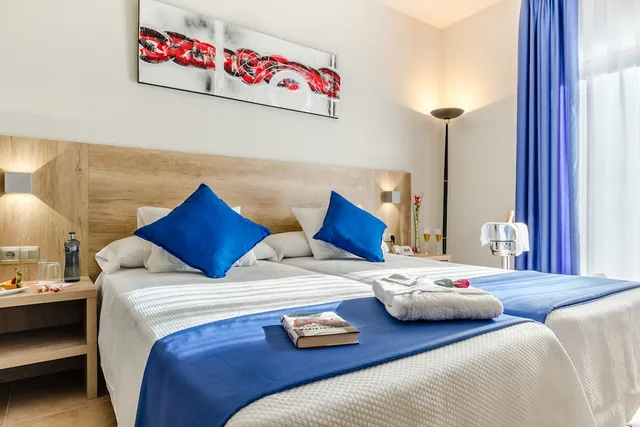 غرفة بسريرين منفصلين، Hotel Gran Playa Santa Pola 1/7