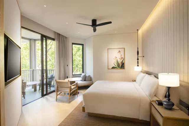 Room, King Bed, with View, Balcony, Hilton Burau Bay Langkawi Resort 2/9
