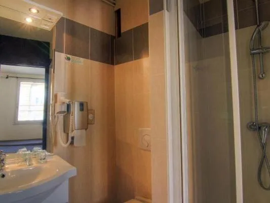غرفة قياسية ثلاثية، Hotel Le Drakkar 4/4