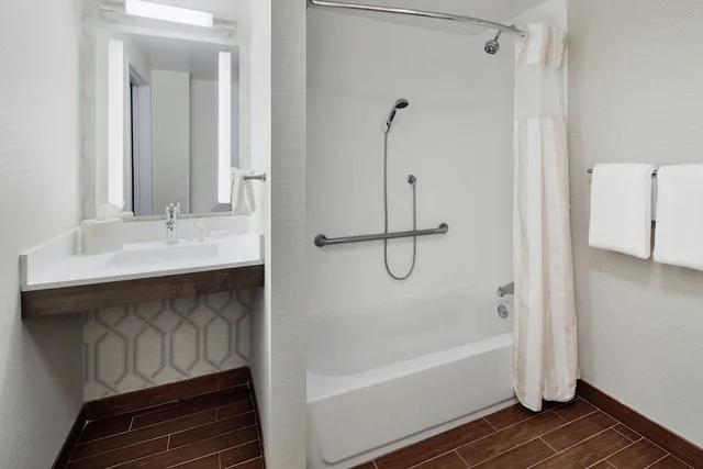 غرفة بسرير كينج لذوي الإعاقة، Hilton Garden Inn Allentown West 3/3