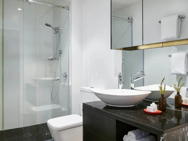 2 Bedrooms, 2 Bathrooms, The Watson Adelaide - Art Series 1/1