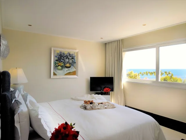 3 Bedrooms, Exclusive, Pool, Maisonette, Single، Out of the Blue Resort 1/6