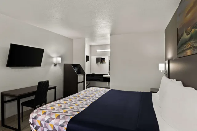 Room, King Bed, Knights Inn Belton 4/5