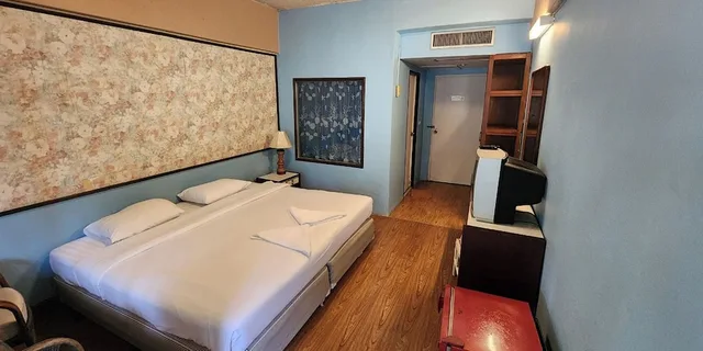 غرفة ديلوكس بسرير كينج بشرفة، Safari Riviera Resort 1/5
