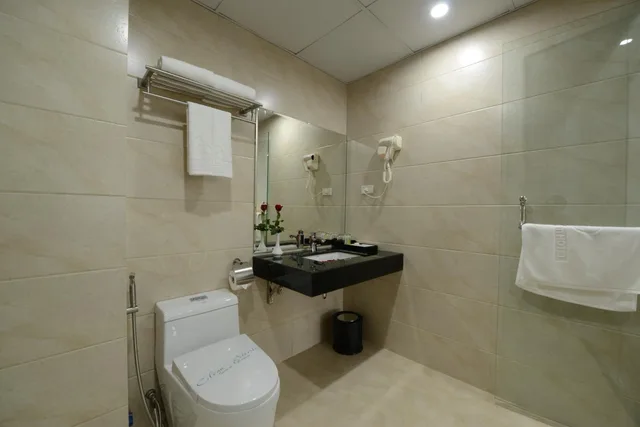 جناح عائلي بسرير كوين وسرير فردي بإطلالة على المدينة، Blue Hanoi Inn City Hotel 6/6