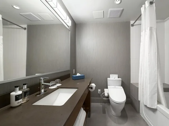 Room, 2 Queen Beds, Coast Coal Harbour Hotel 6/6