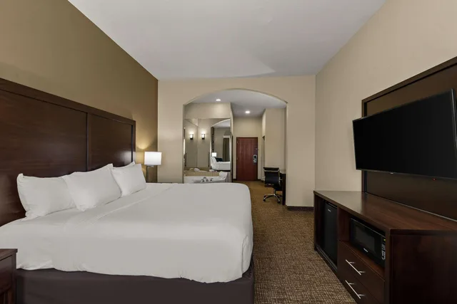 Efficiency, Suite, King Bed، Comfort Inn and Suites Atoka 1/4