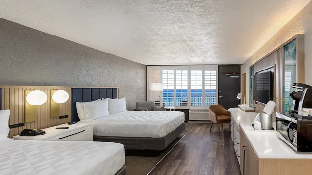 Standard, 2 Queen Beds, Ocean Front, High Floor, Holiday Inn Resort Panama City Beach 1/10