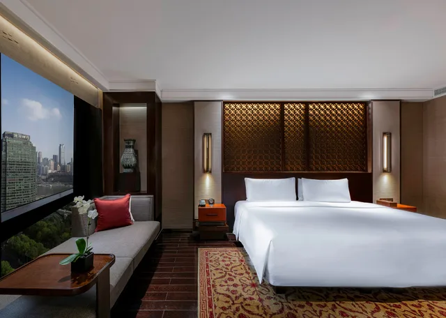 غرفة بريميوم بسرير كينج، Regent Chongqing 1/3
