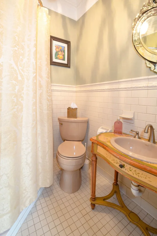 غرفة بسرير مزدوج، Mathis House, A Victorian Bed & Breakfast and Tea Room at 600 Main 2/2